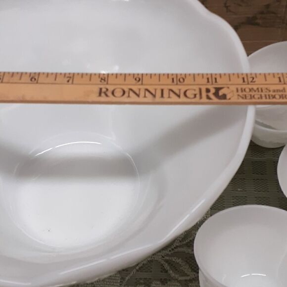 Vintage Mid-century Anchor Hocking Harvest Grape Milk Glass Punch bowl & ladle - Picture 5 of 6